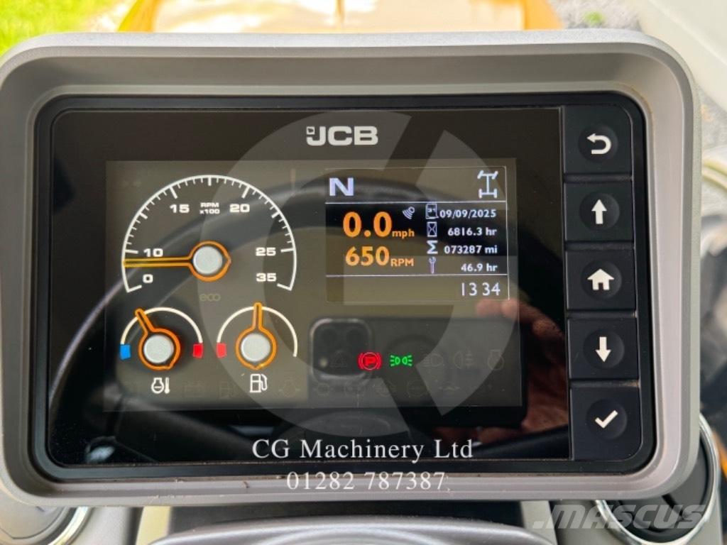 JCB Fastrac 4220 Traktory