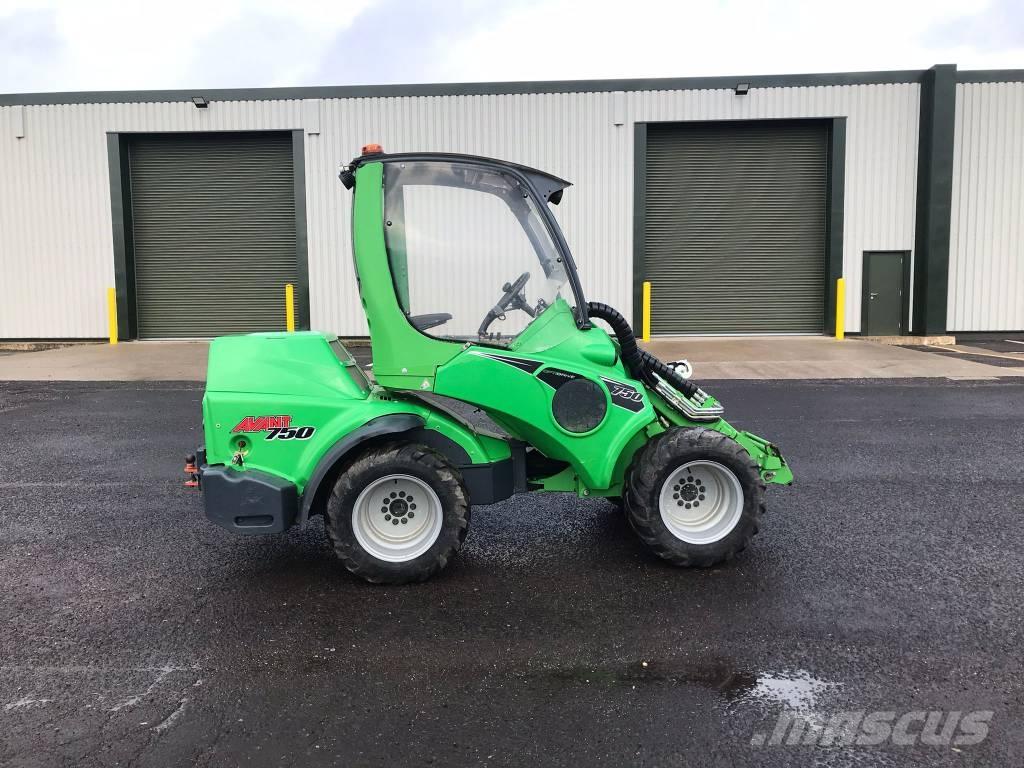 Avant 750 Viacúčelové nakladače