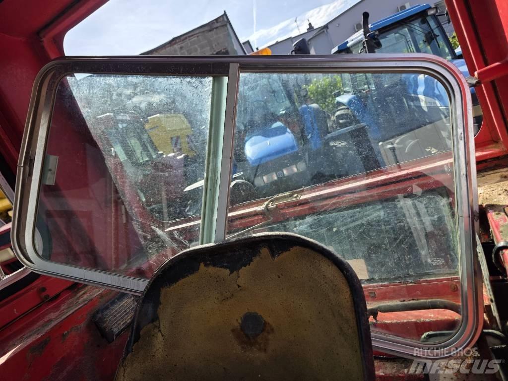 Massey Ferguson 575 Traktory