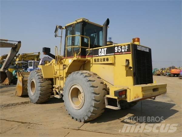 CAT 950F Kolesové nakladače