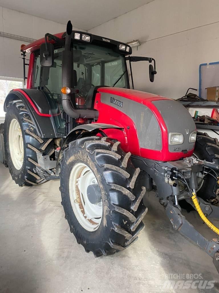 Valtra N 101 Traktory