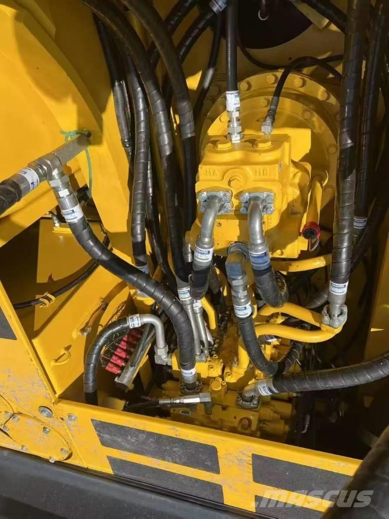 Komatsu 300-7 Pásové rýpadlá