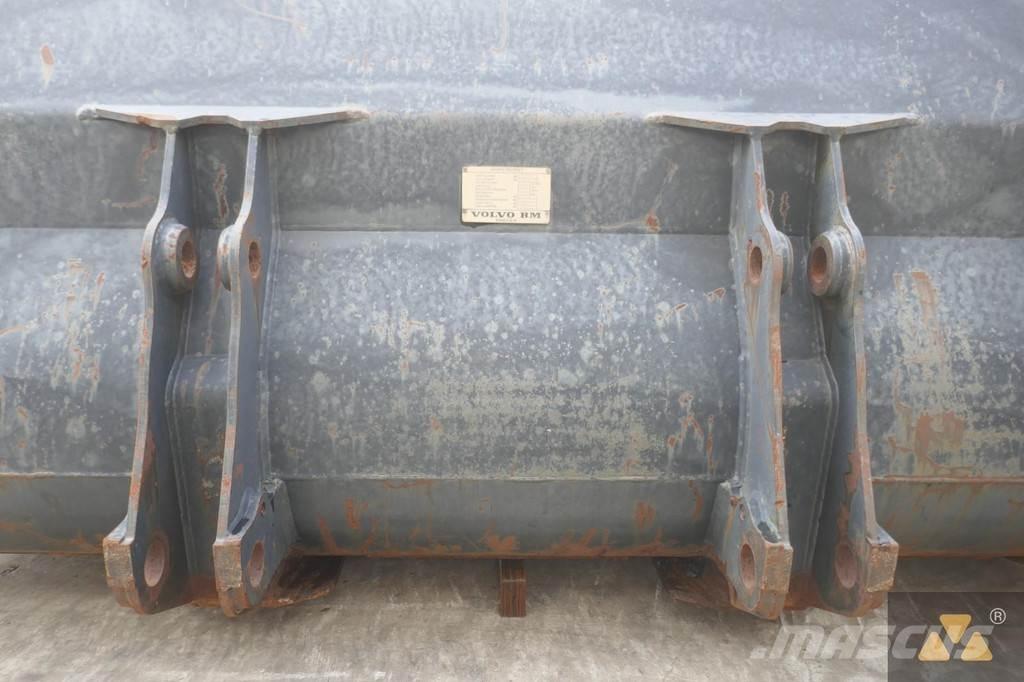 Volvo L120B Bucket Lopaty