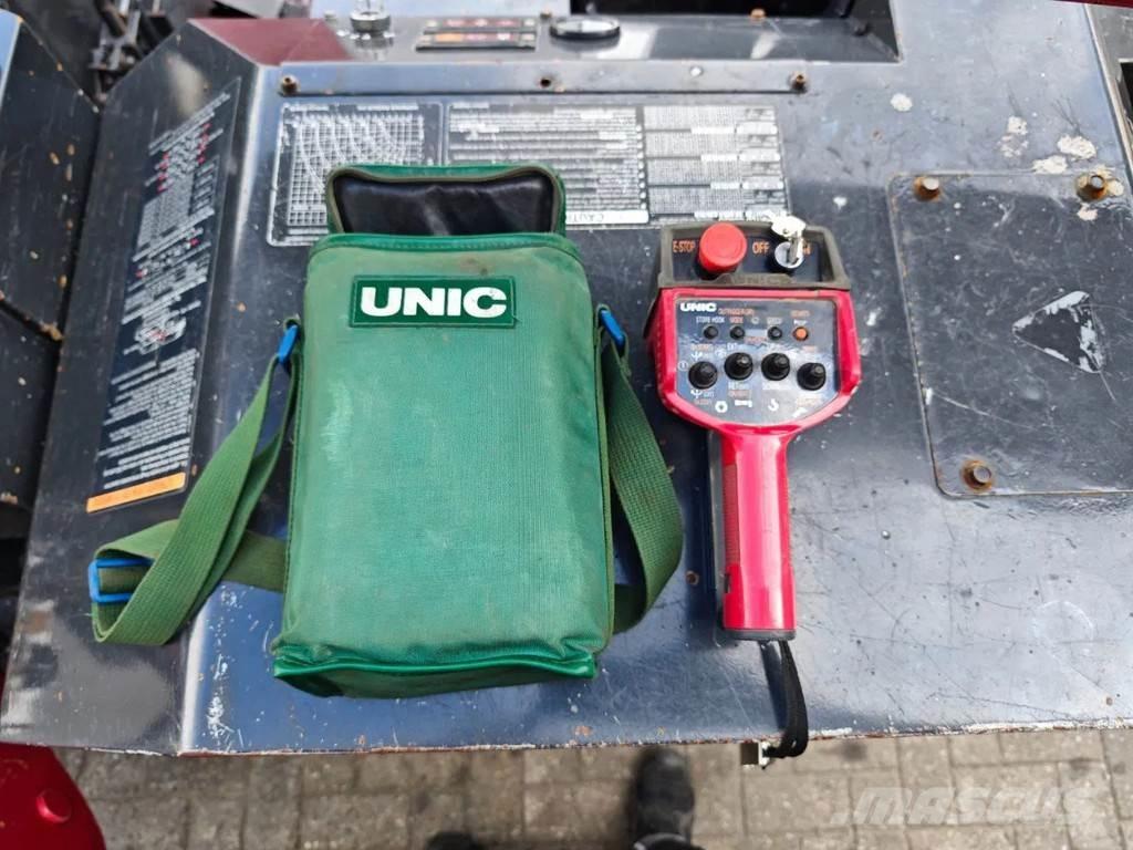Unic URW 506 CDE Pásové žeriavy