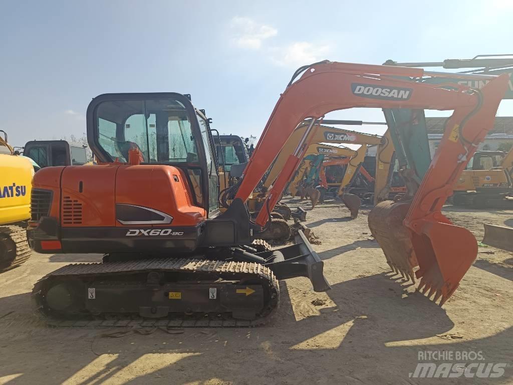 Doosan DX60-9C Pásové rýpadlá