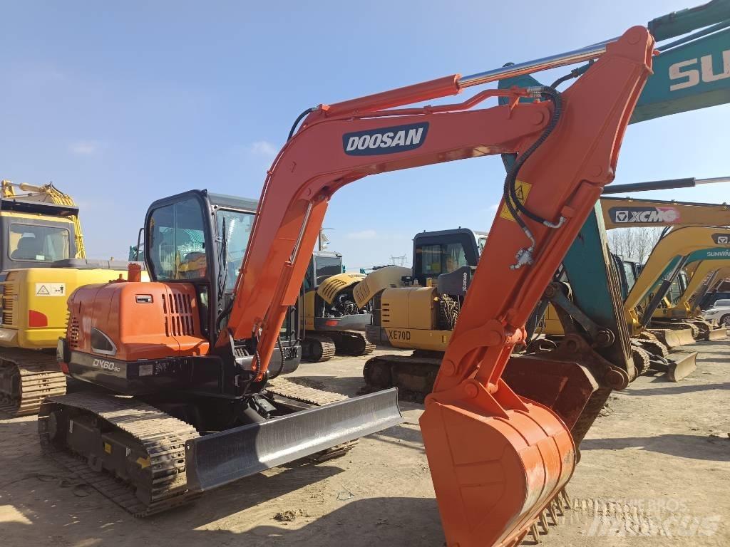 Doosan DX60-9C Pásové rýpadlá