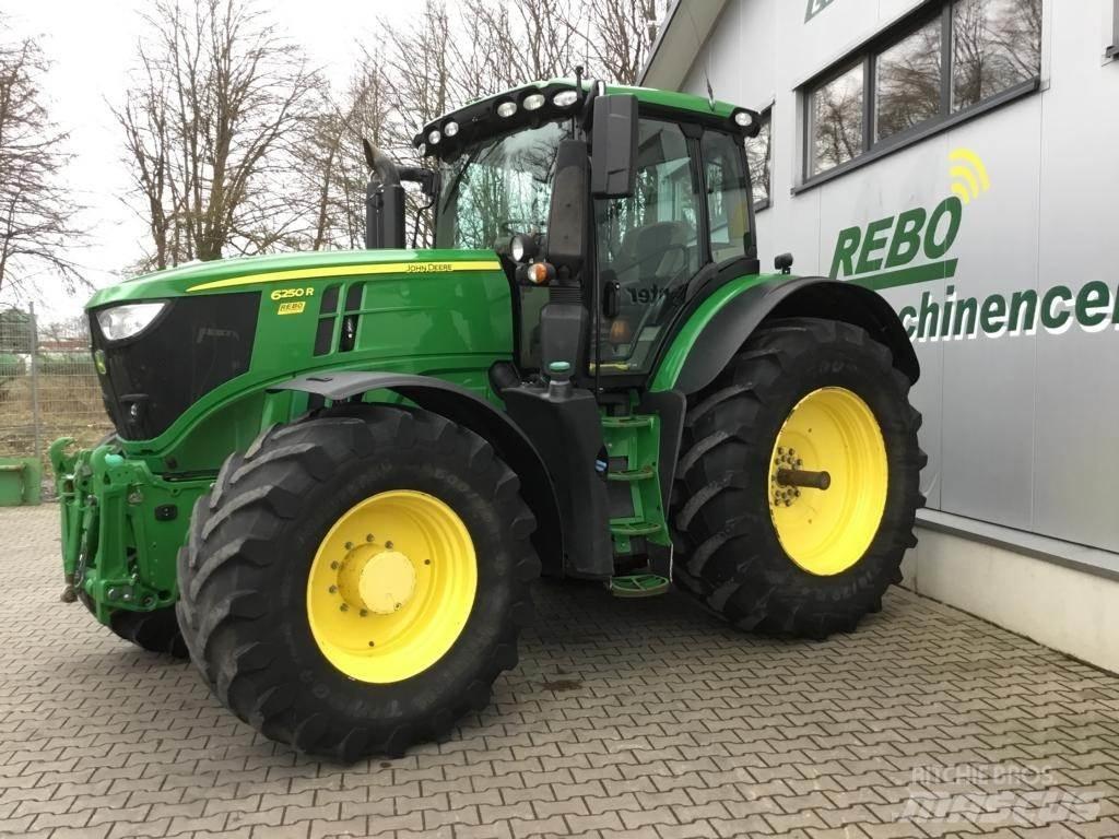 John Deere 6250R Traktory