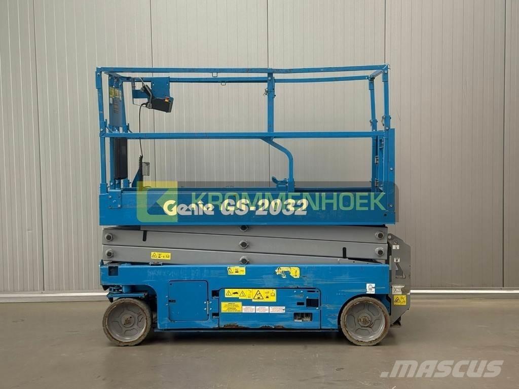 Genie GS 2032 Nožnicové zdvíhacie plošiny