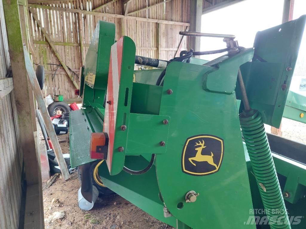 John Deere 730 Žací stroj-kondicionér