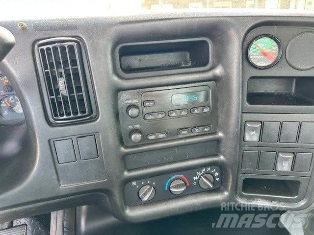 GMC 5500 Plošinové nákladné automobily/nákladné automobily so sklápacími bočnicami