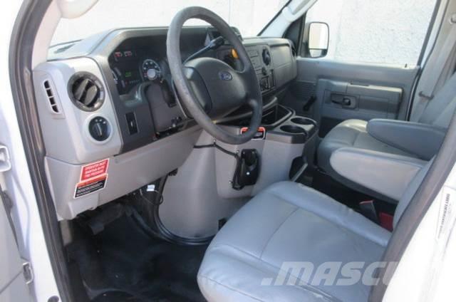 Ford E350 Vyslobodzovacie vozidlá