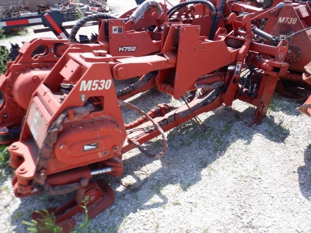 Ditch Witch M530 Pluhy
