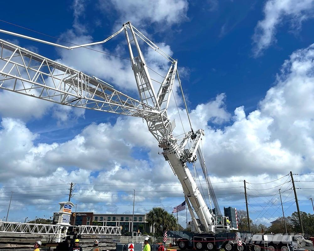 Tadano AC 8.500-1 Univerzálne terénne žeriavy