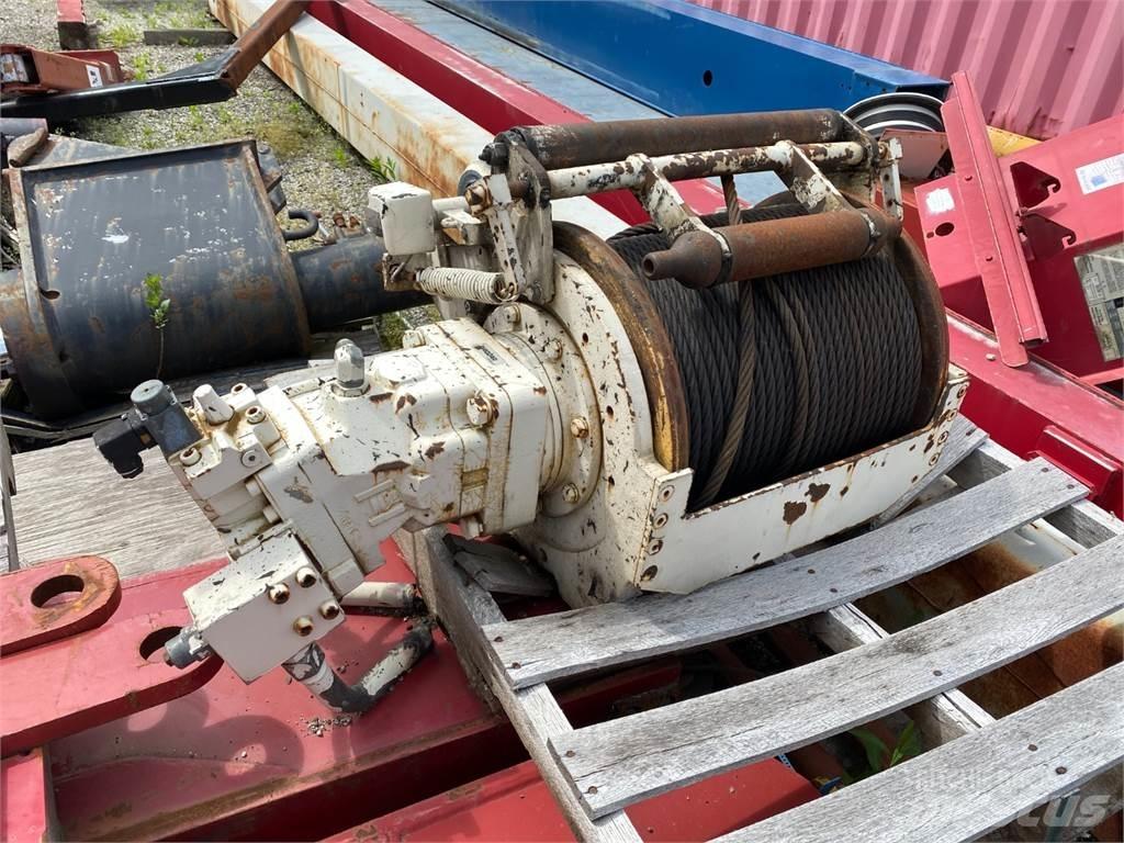 Terex  Kladkostroje, navijaky a stavebné výťahy