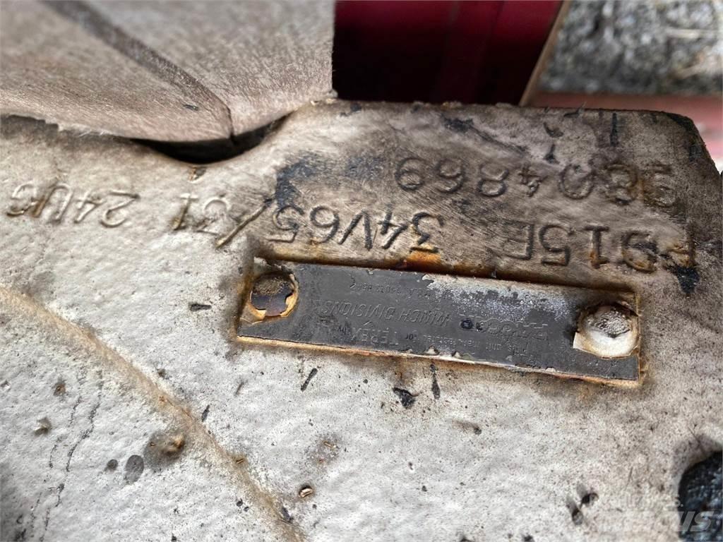 Terex  Kladkostroje, navijaky a stavebné výťahy