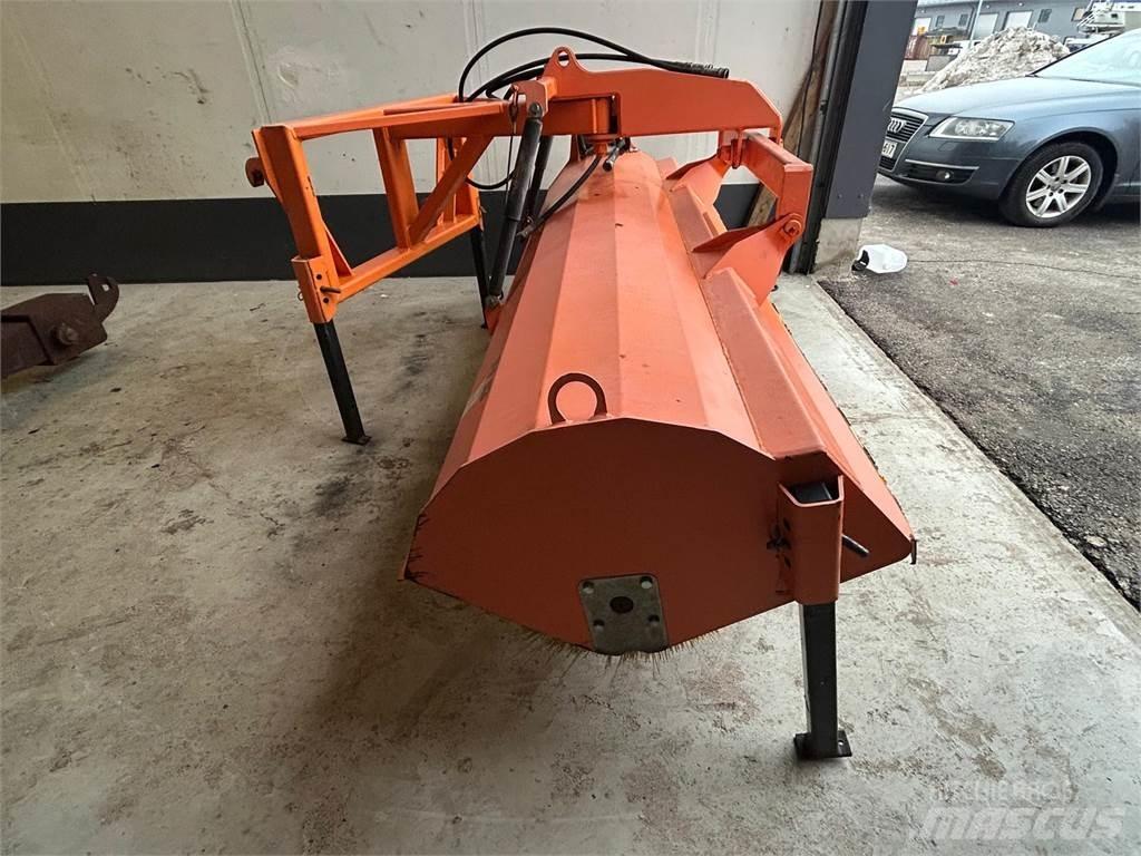 FMG avoharja AH240 Zametacie kefy