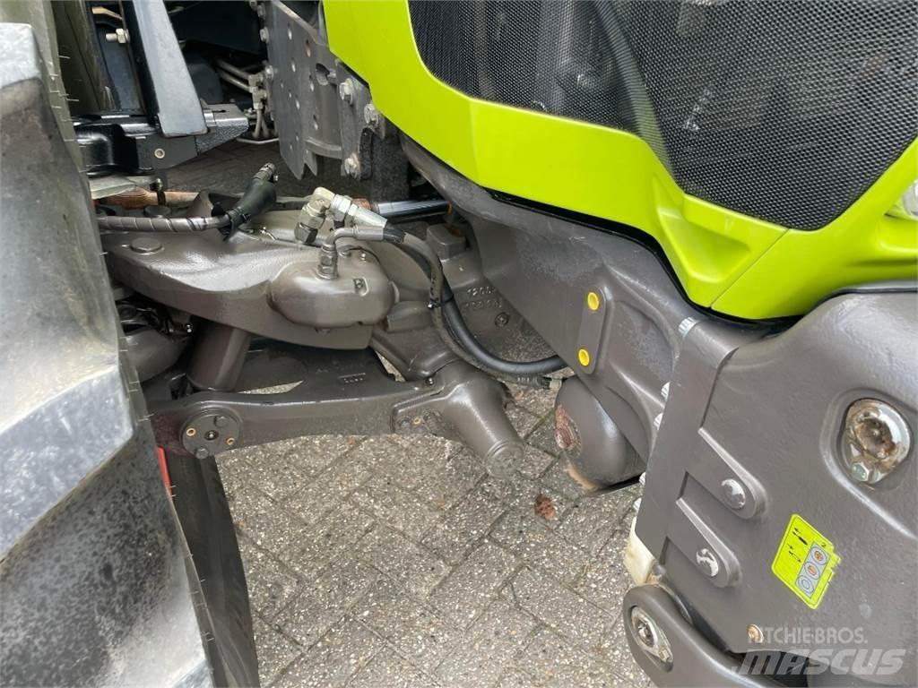 CLAAS Arion 650 Traktory