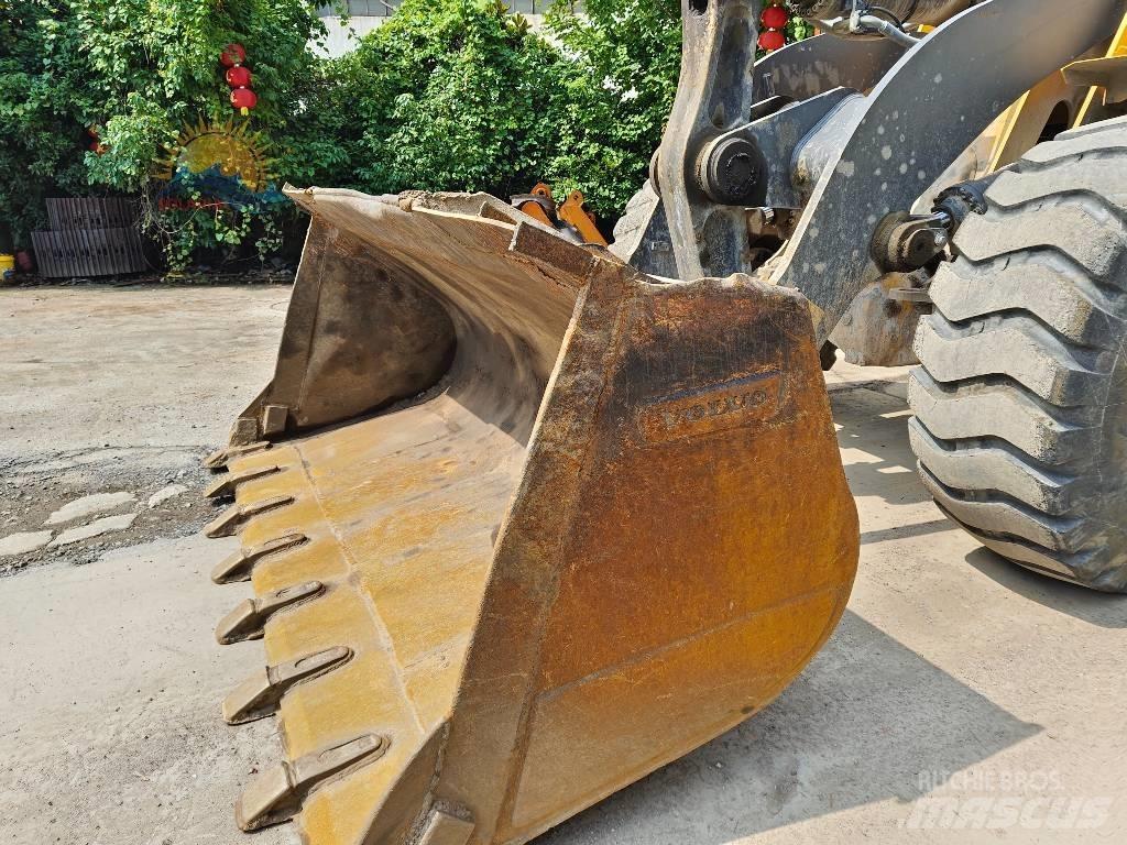 Volvo L 105 Kolesové nakladače