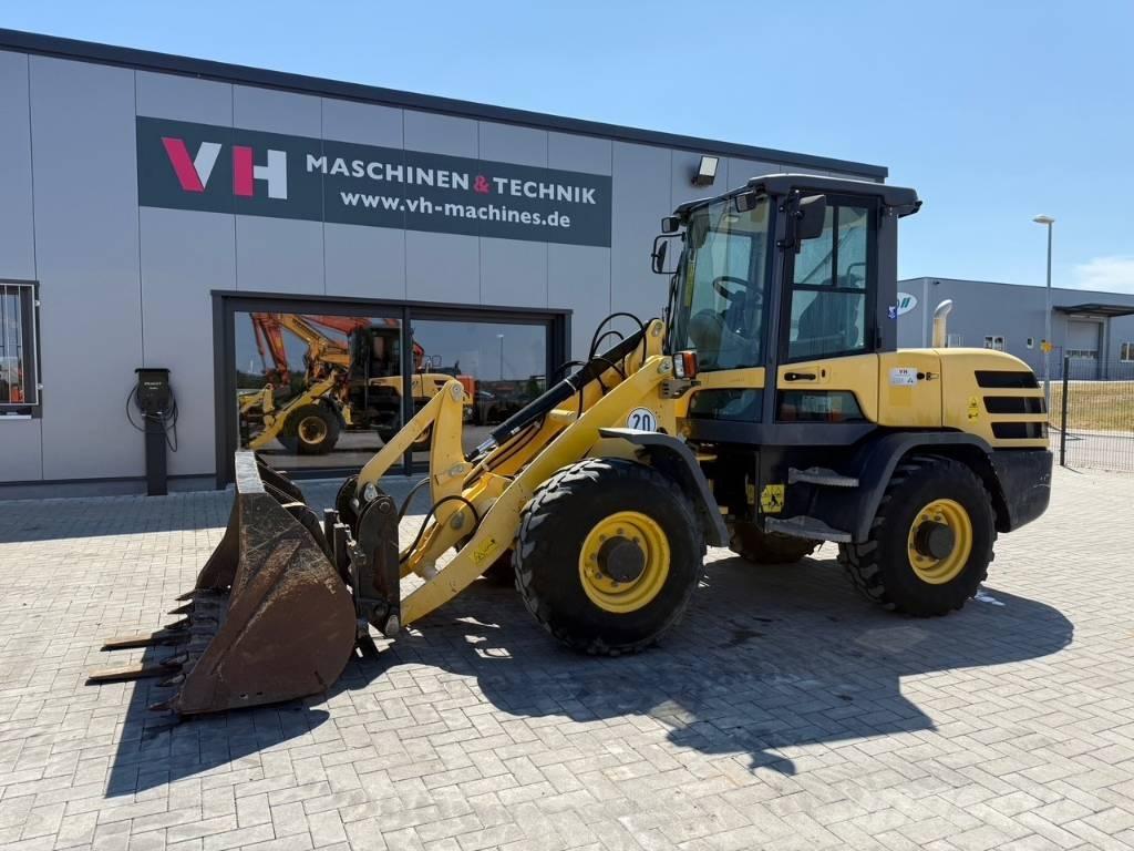 Yanmar V 80 Kolesové nakladače