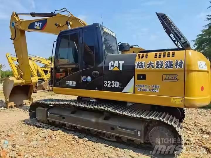 CAT CAT323D2L Pásové rýpadlá