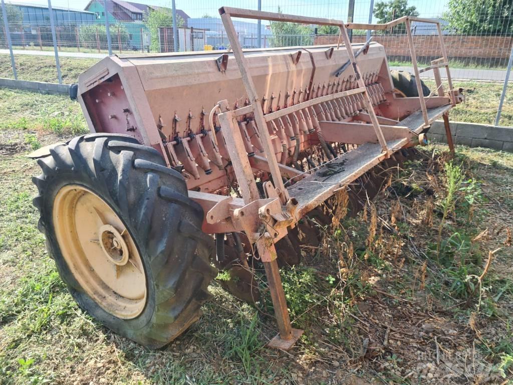 Kuhn 4M Kombinované sejačky