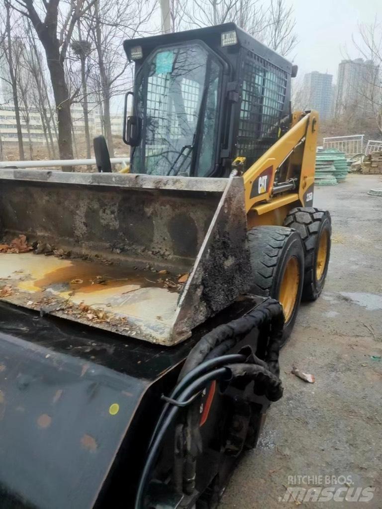 CAT 226 B Šmykom riadené nakladače