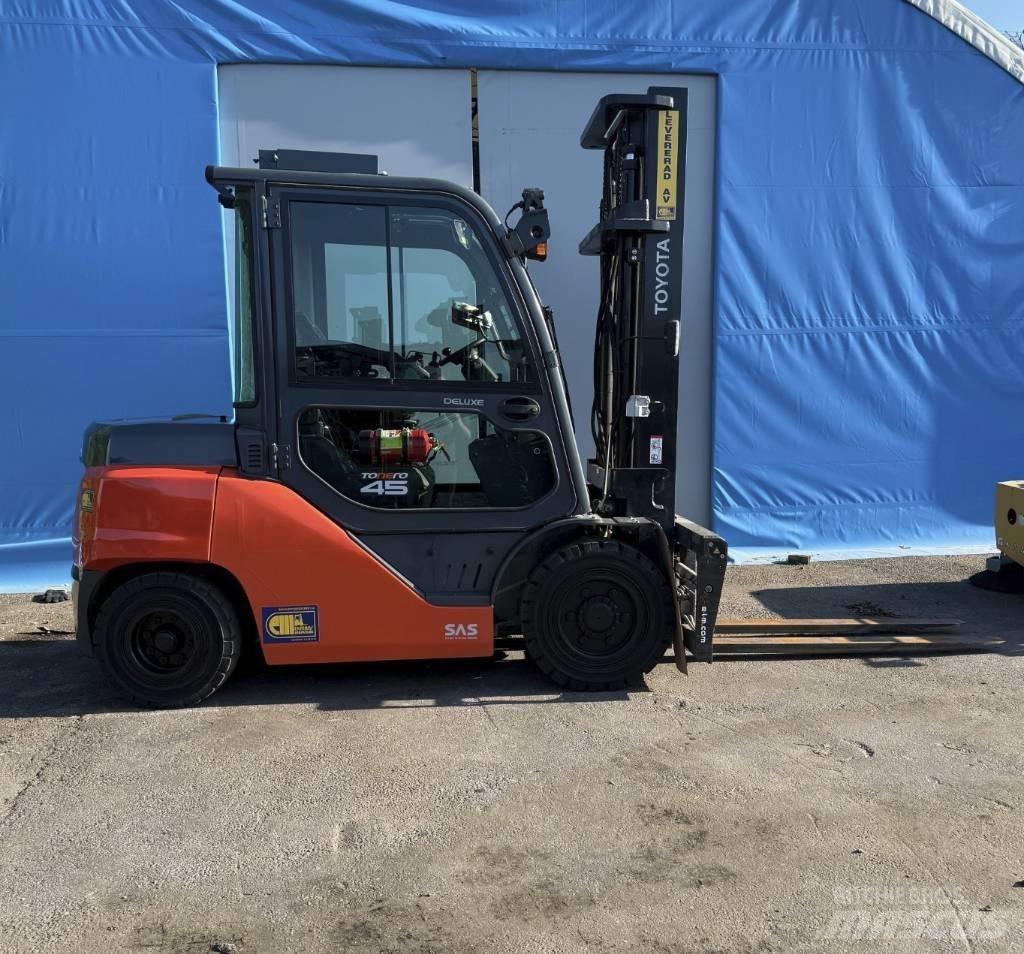 Toyota truck 8 FD40N Dieselové vozíky