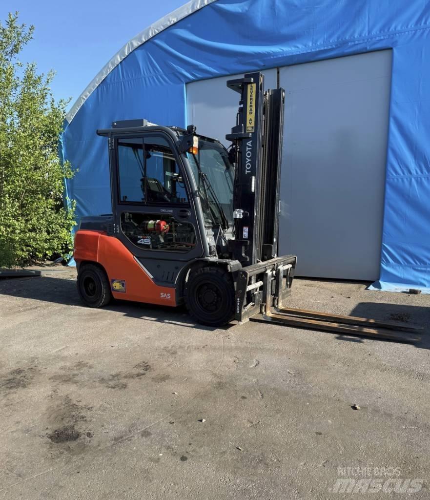 Toyota truck 8 FD40N Dieselové vozíky