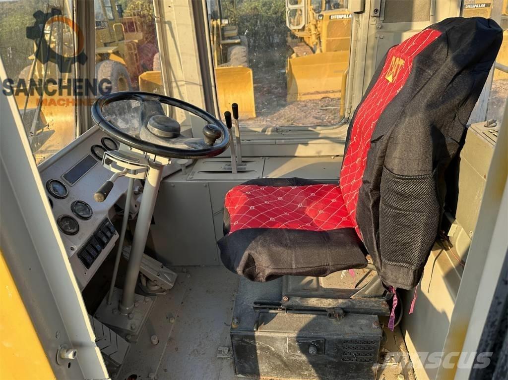 CAT 950E Kolesové nakladače