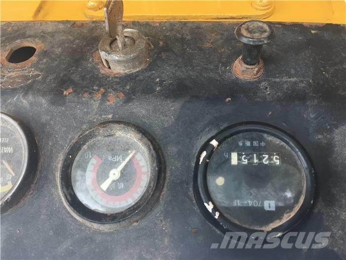 CAT D 7 G Pásové dozéry