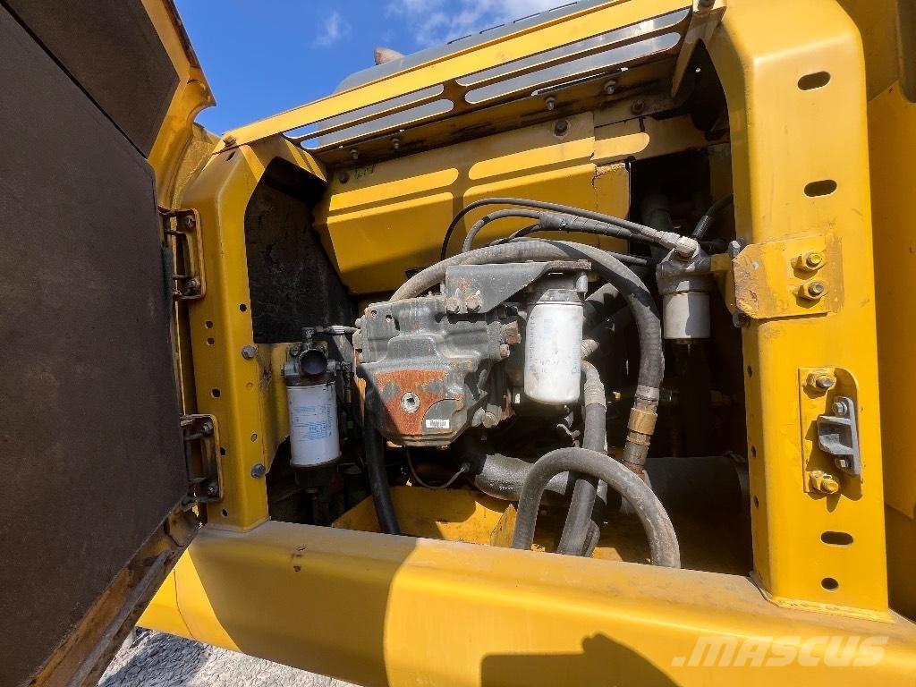 Komatsu Pc240-7 Pásové rýpadlá