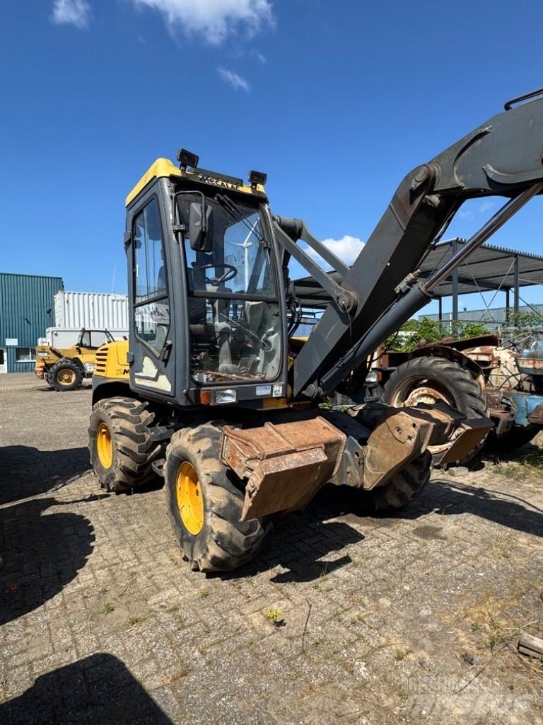 Mecalac 12 MXT Kolesové rýpadlá