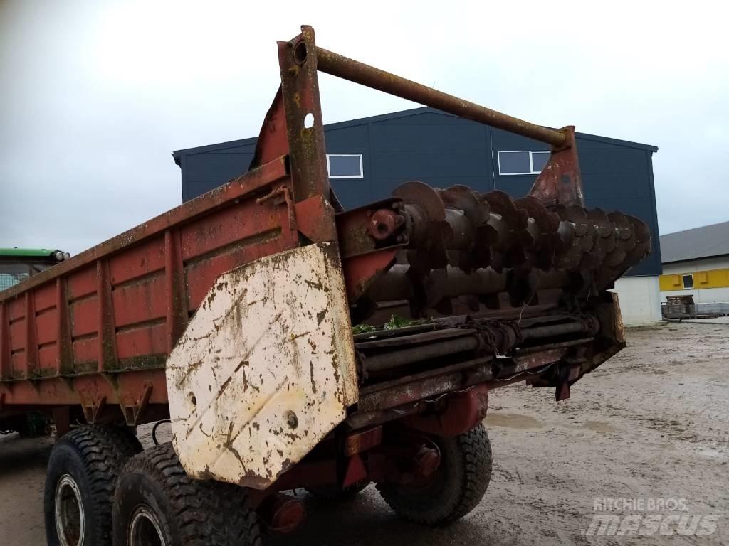  vene 11T Rozmetadlá maštaľného hnoja