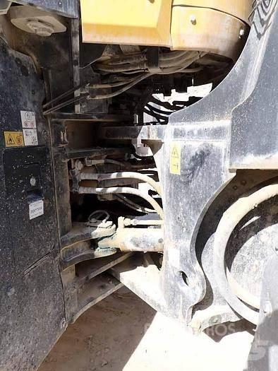 Komatsu WA475 Kolesové nakladače