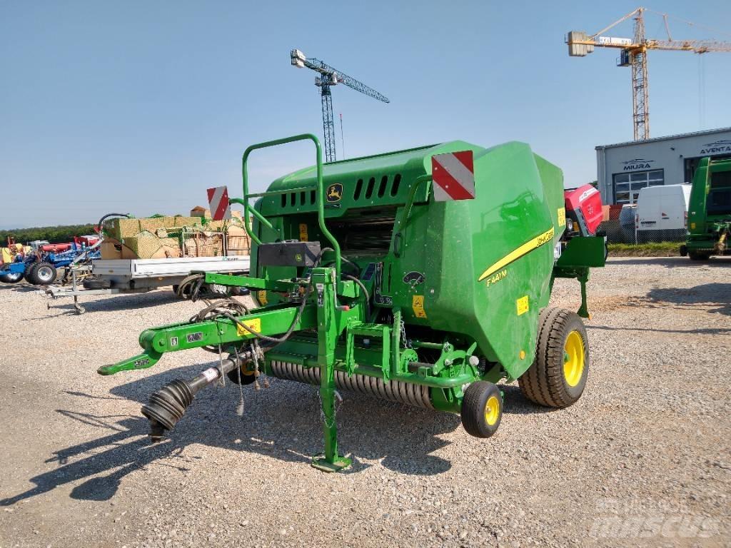 John Deere F441M Lisy na okrúhle balíky