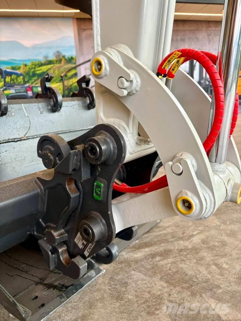Takeuchi TB 225 Mini rýpadlá < 7t