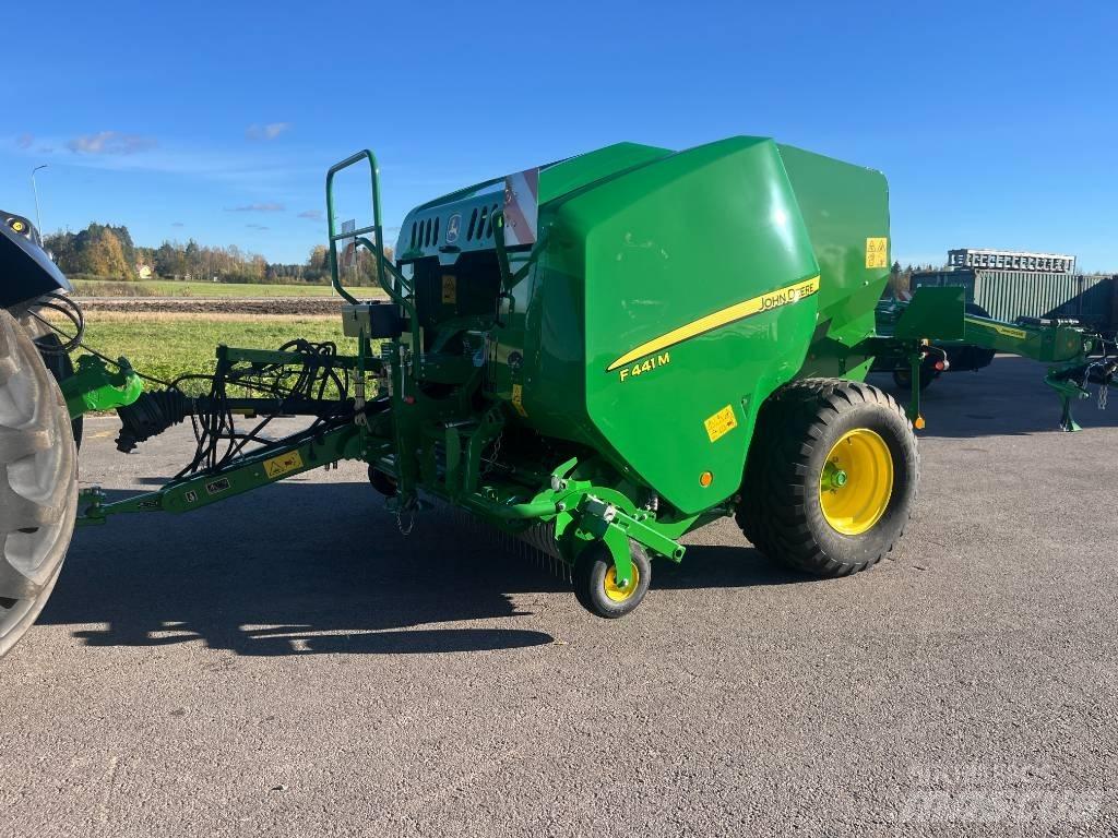 John Deere F441M Lisy na okrúhle balíky
