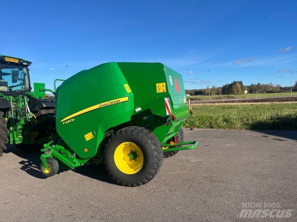 John Deere F441M Lisy na okrúhle balíky