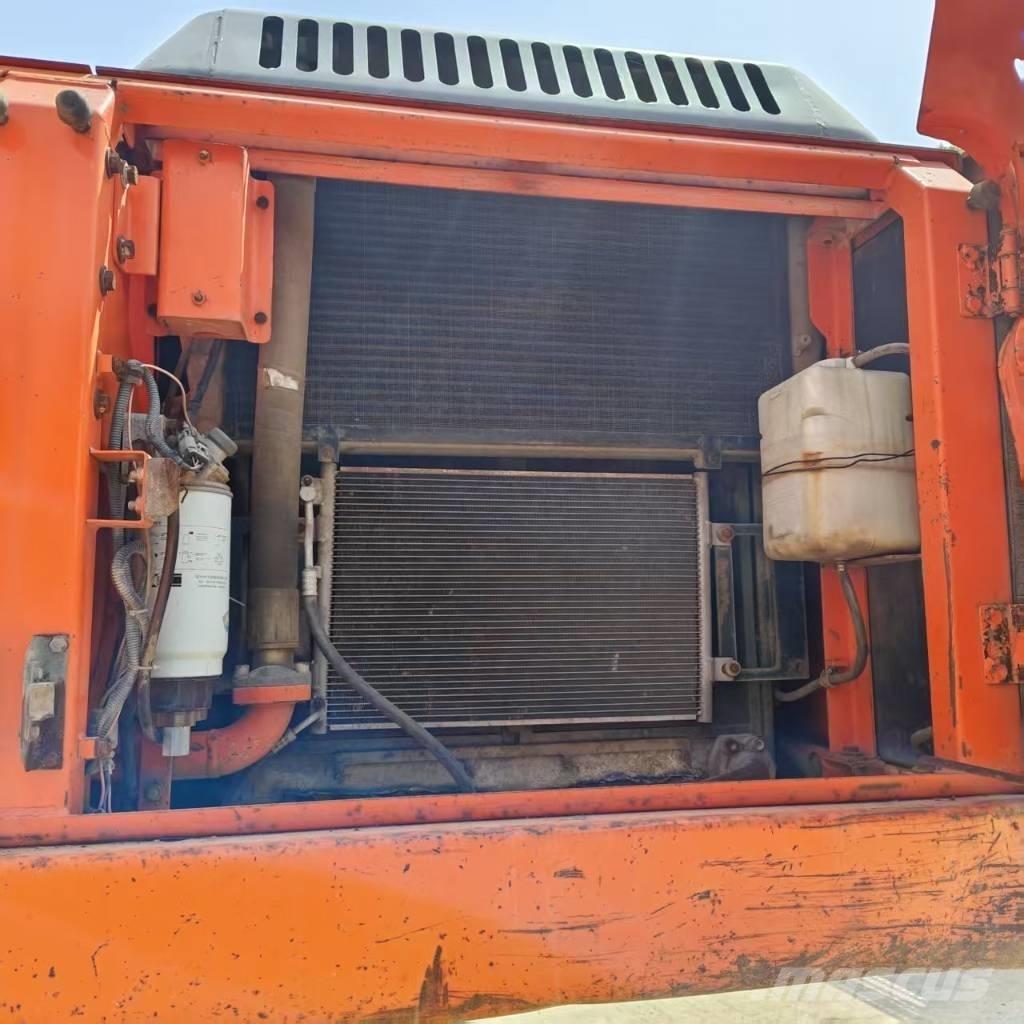 Doosan DX 300 LC Pásové rýpadlá