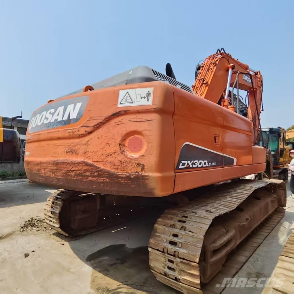 Doosan DX 300 LC Pásové rýpadlá