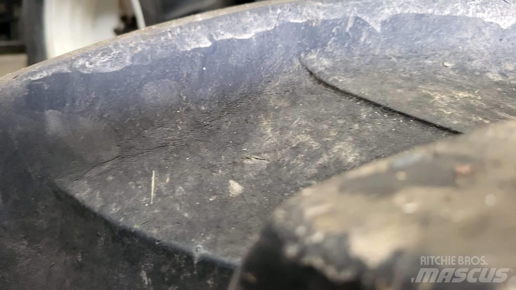 Trelleborg 540/65R30 Pneumatiky, kolesá a ráfiky