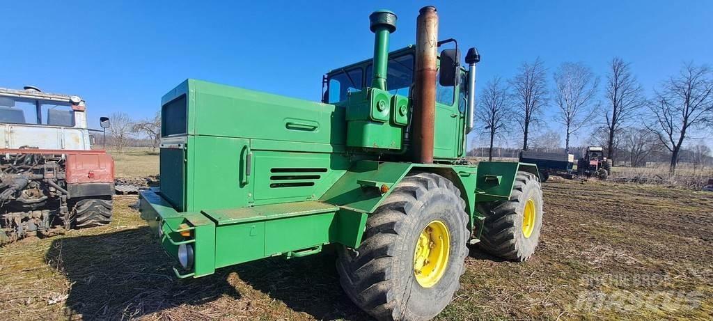 Kirovets K701 Traktory