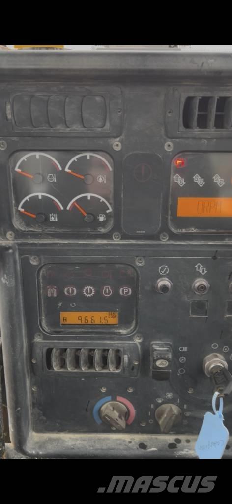 CAT D 5 N LGP Pásové dozéry