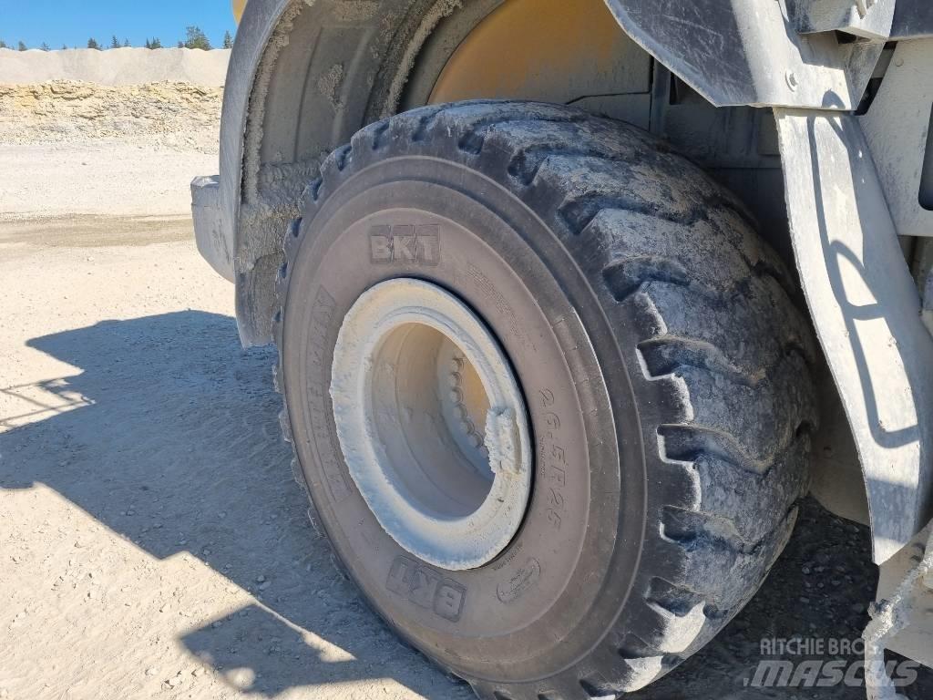 Komatsu WA 470-8 Kolesové nakladače