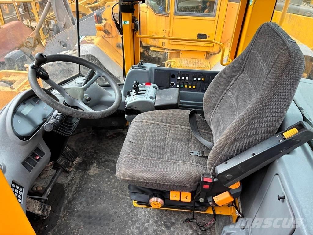 Volvo L 120 E Kolesové nakladače