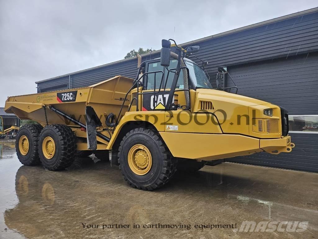 CAT 725C2 Kĺbové nákladné autá