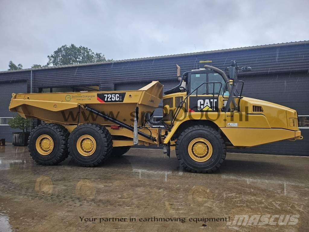 CAT 725C2 Kĺbové nákladné autá