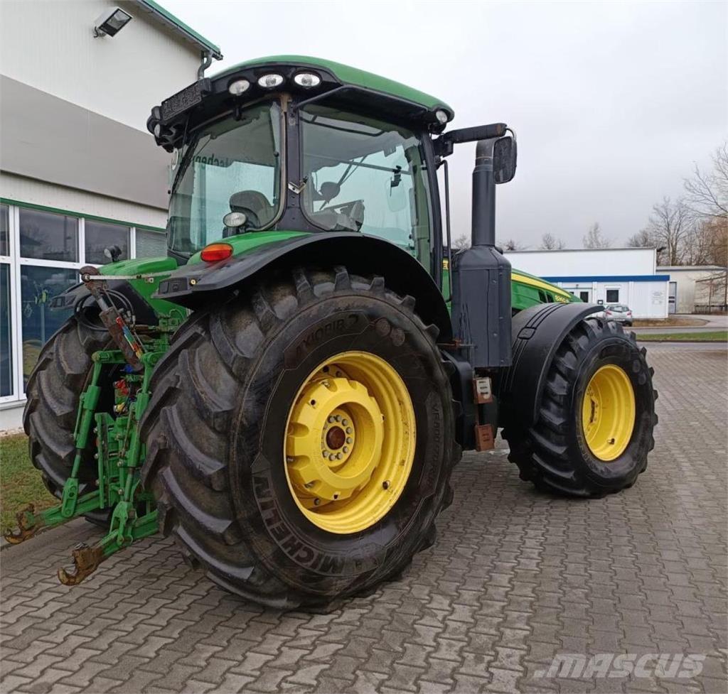 John Deere 8360 R Traktory