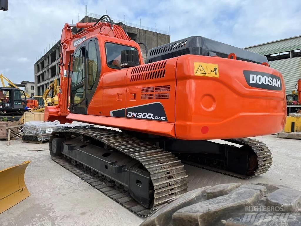 Doosan DX 300 Pásové rýpadlá