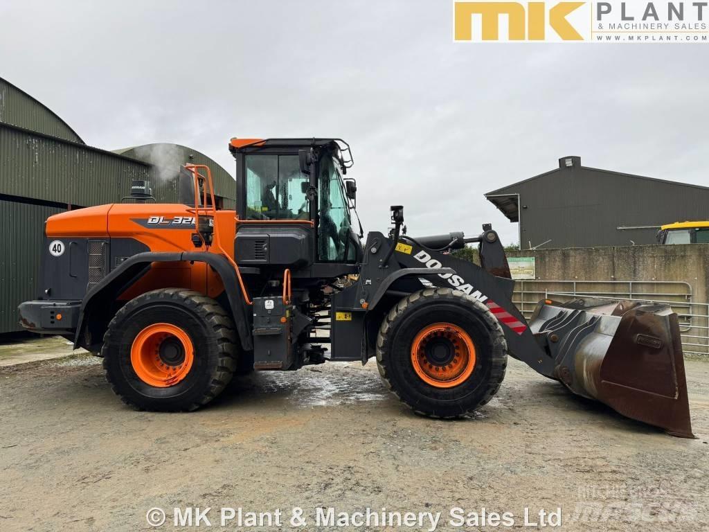 Doosan DL 320-7 Kolesové nakladače